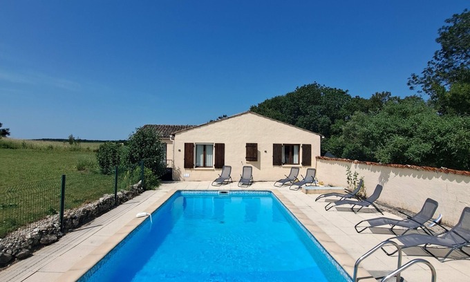 Saint-Pierre-de-Juillers Casa | Grande Villa Avec Piscine Privée