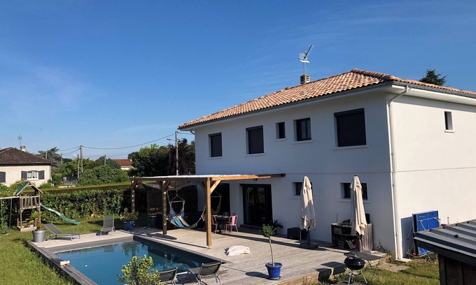 Saint-Medard-en-Jalles Casa | Grande Maison Avec Piscine