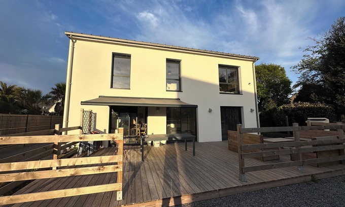 Saint-Gildas-de-Rhuys Villa | Grande Maison Familiale à 15 mn de la Plage à Pied