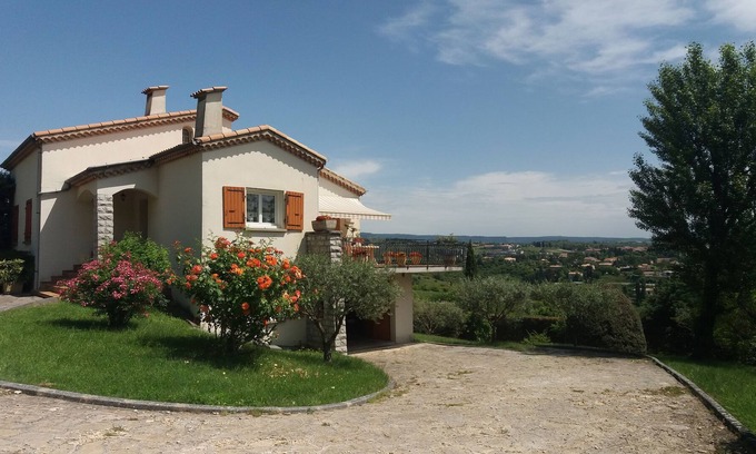 Villeneuve-de-Berg Villa | Grande Maison, Nature et vue Imprenable