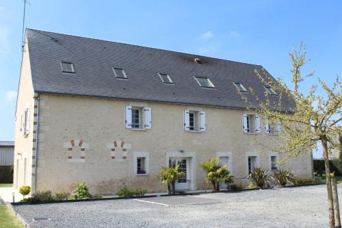 Saint-Epain Casa | Grande maison accueillante à Saint-Épain avec salle de réception