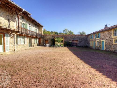 Lure Casa | Grande Maison Authentique avec Jardin Privé, Terrasse et VTT - Hébergement pour 15 Personnes - FR-1-496-109