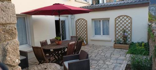 Flamanville Casa | Grande maison conviviale à Flamanville avec jardin clos