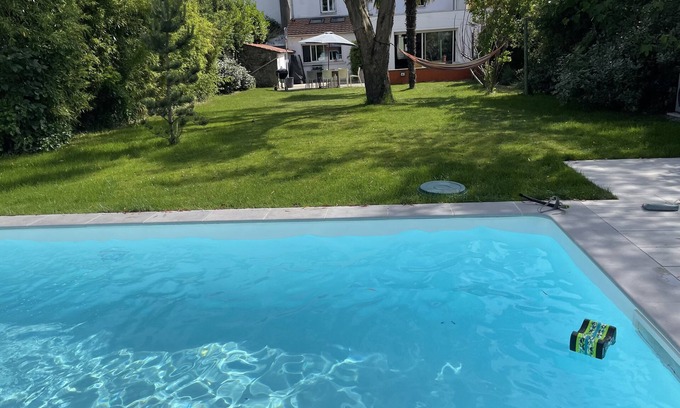 Mairie de Chantenay Casa | Grande Maison Familiale à Nantes Avec Piscine