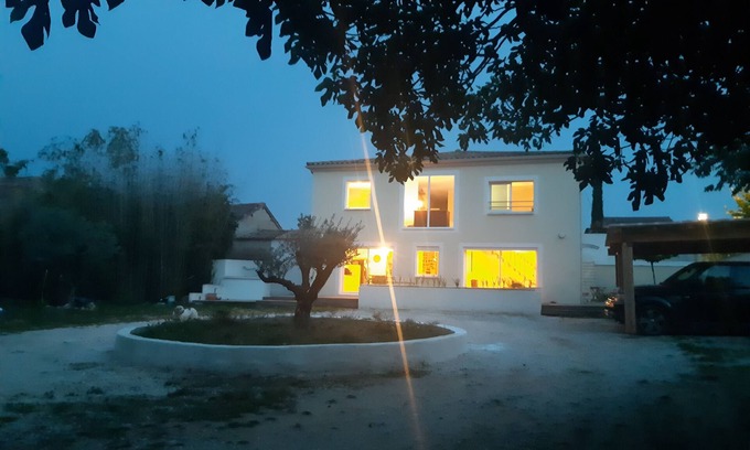 Bagnols-sur-Ceze Casa | Grande Maison Familiale Avec Piscine Proche Avignon