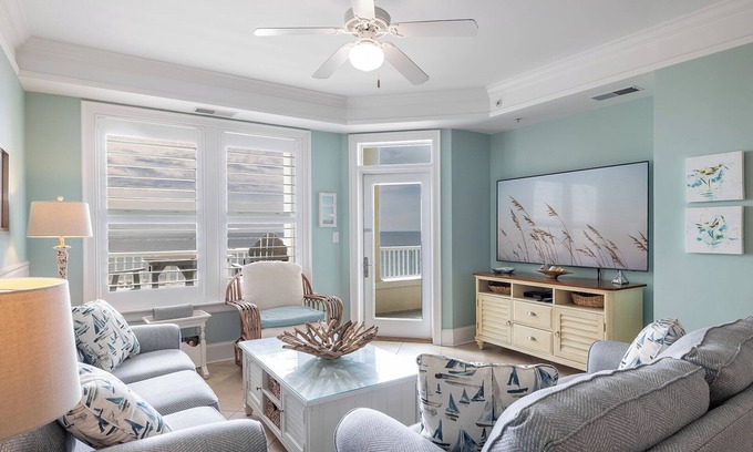 Salter Path Condominio | Grande Villas D-3, Oceanfront Condo in Indian Beach, NC!