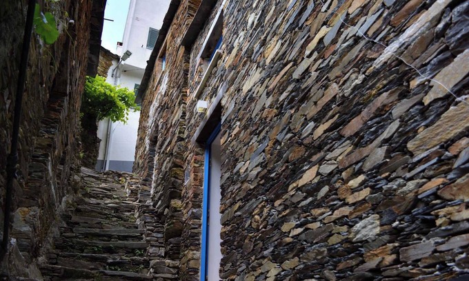 Balocas Casa | Grandfather Álvaro's House - Refuge of the King