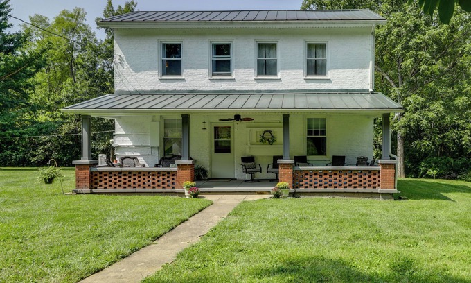 New Trenton Casa | 'Grandma Kelly’s' Southeast Indiana Farmhouse!
