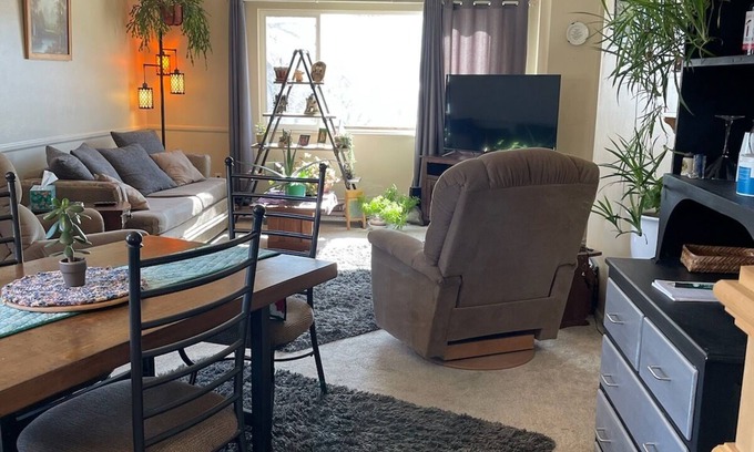 West Colorado Springs Casa | Grandmas House