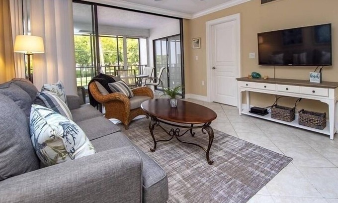 Marco Island Condominio | Grandview206 - Grandview 206 2 Bedroom Condo