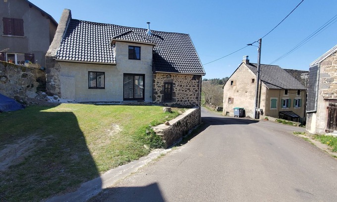 Saint-Nectaire Chalet De Esquí | GRANGE ATYPIQUE AU COEUR DE LA CAMPAGNE