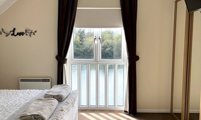 South Cerney Chalet De Esquí | Grange Lodge · Cotswolds Lakeside - Spring Lake