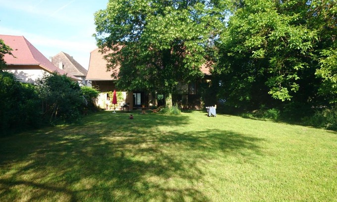 Champagneux Casa | Grange rénovée et son jardin dans l'Avant Pays Savoyard