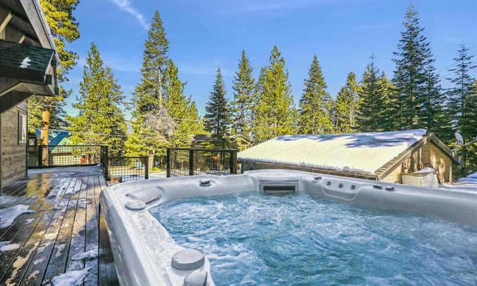 Comstock Acres Casa | Granlibakken Getaway- West Shore Retreat-Central Location-Hot Tub-Near Skiing