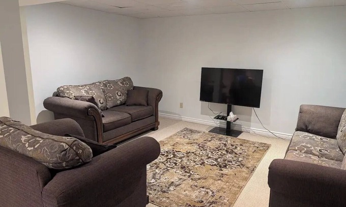 St. Catharines Apartamento | Grapeview Lower Level Apartment