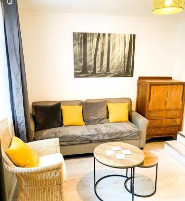 Gravesend Apartamento | Gravesend 2 Bedroom Flat -2 mins to STN -GF