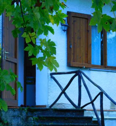 Pian di Novello Apartamento | Graziosa Casetta Con Camino In Pietra e Giardino