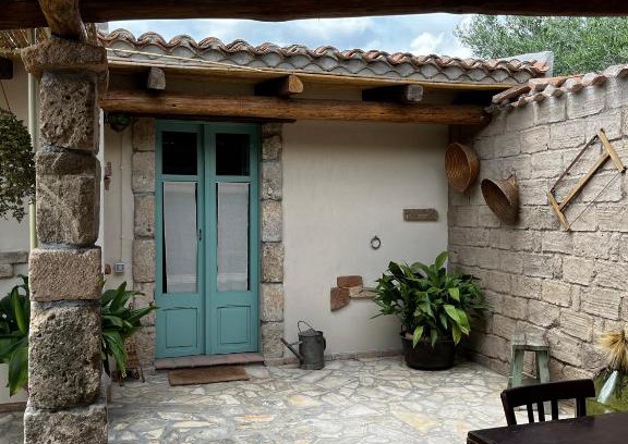 Oristano Casa | Graziosa stanza campidanese Su terzu