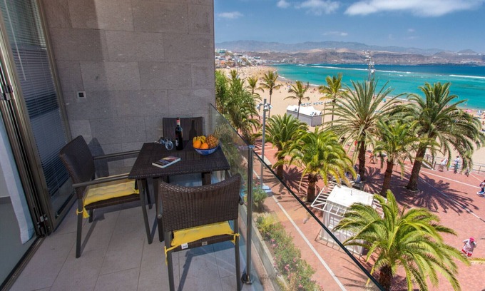 Las Palmas de Gran Canaria Chalet De Esquí | Great balcony over blue sea By CanariasGetaway