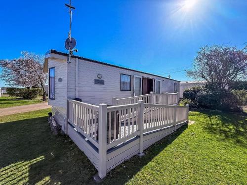 Pakefield Otro | Great 4 Berth Caravan With Wheelchair Access In Suffolk, Ref 68129Bs