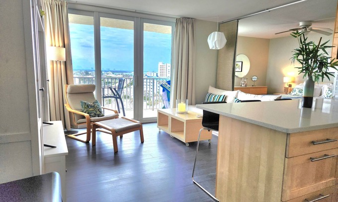 South Island Condominio | ¡Excelentes vistas del noveno piso y a solo 103 yardas de la playa!