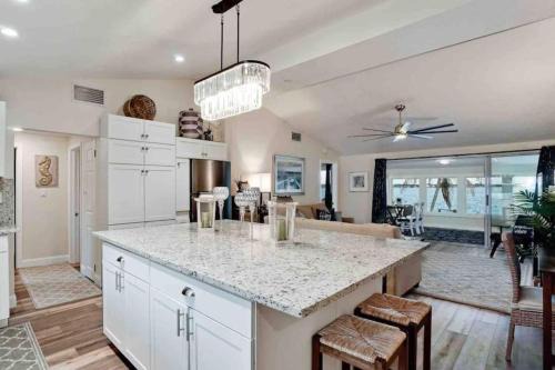 Englewood Villa | Great After Milton-stunning Waterfront! Bv