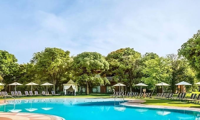 Livingstone Apartamento | Great Amenities with Great Views! Outdoor Pool, Spa Center and Free Parking!