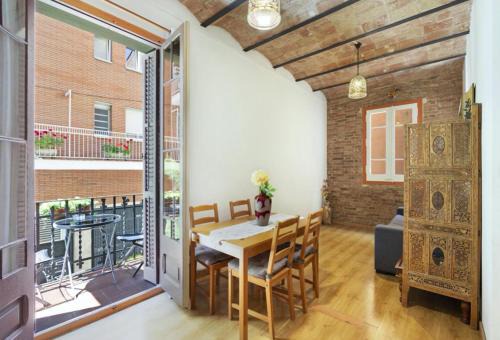 el Camp d'en Grassot i Gracia Nova Apartamento | Great apartment in Sagrada Familia with Balcony