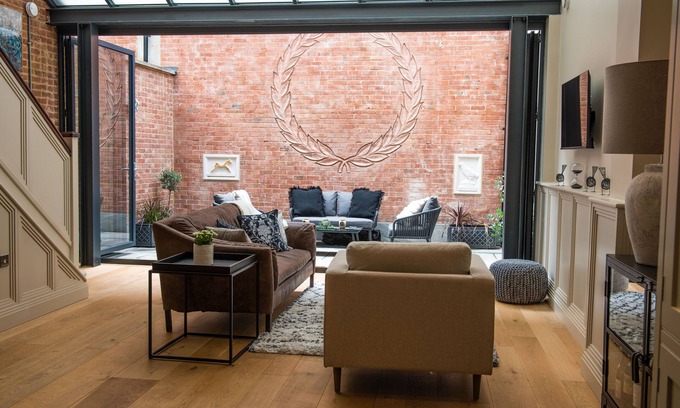 Newbury Apartamento | Great art deco 2-bedroom duplex apartment in thriving town centre.