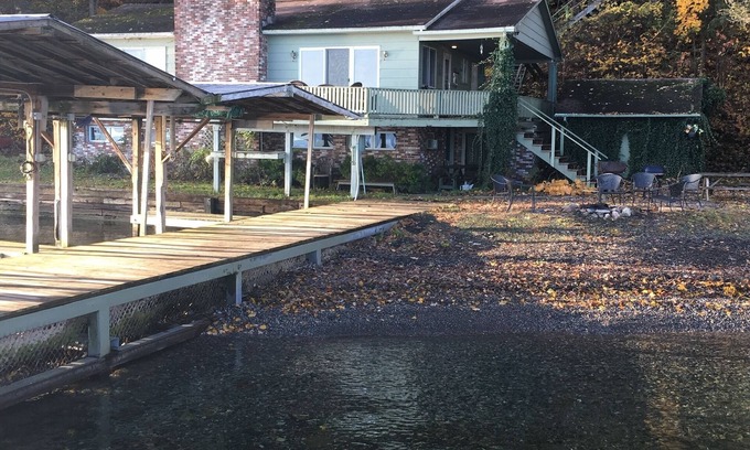 Trumansburg Casa | ¡Gran casa en Cayuga Lake para familias, reuniones o simplemente para relajarse!