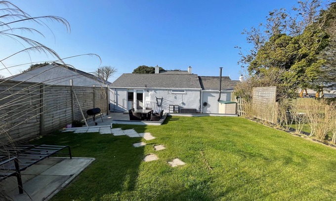 Truro Cabaña | Great central location - 20 mins to coast - perfect for 2/4 people -dogs welcome