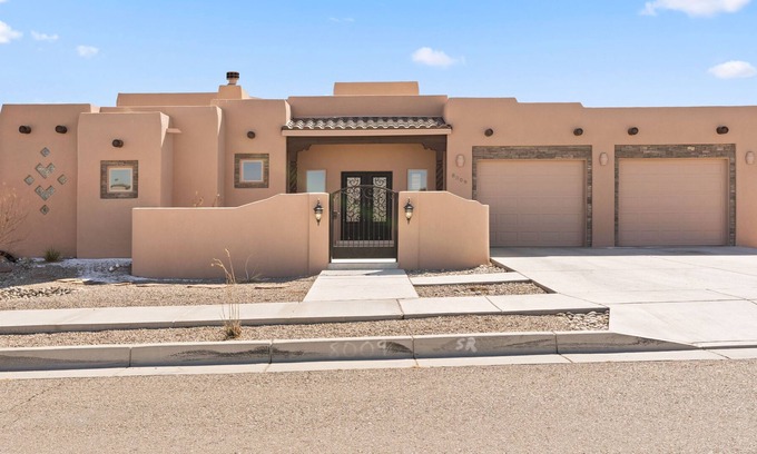 Westside Villa | Great Custom Home New Heated Pool & Hot Tub