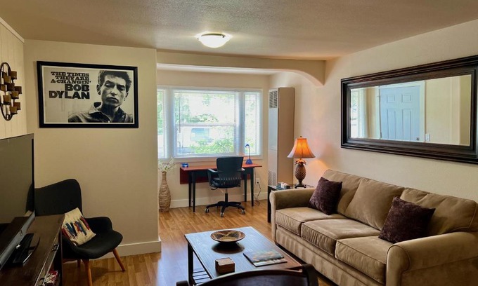 Sandpoint Casa | Great downtown Sandpoint location!