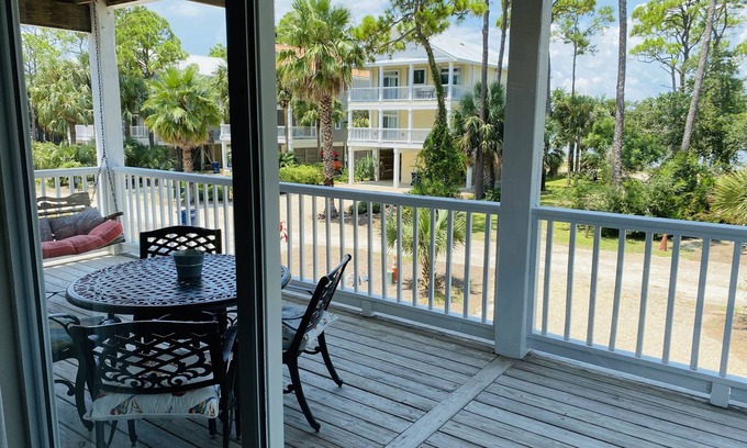 Magnolia Bluffs Casa | Great fishing and Family friendly, Community Pool, Close to Beach