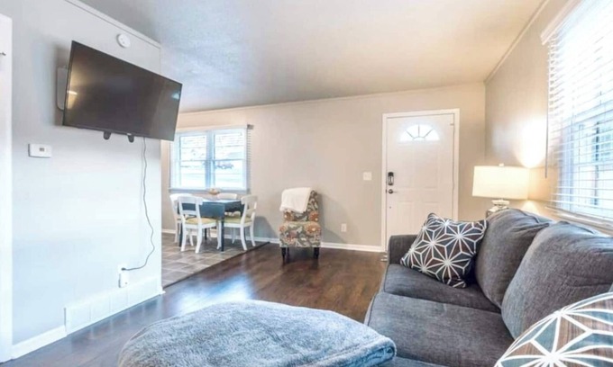 Kansas City Casa | Great for a staycation, or work-from-home alternative