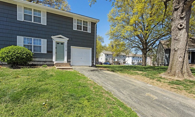 Lenexa Casa | Sleeps 10 KING BEDS Updated+Convenient Location