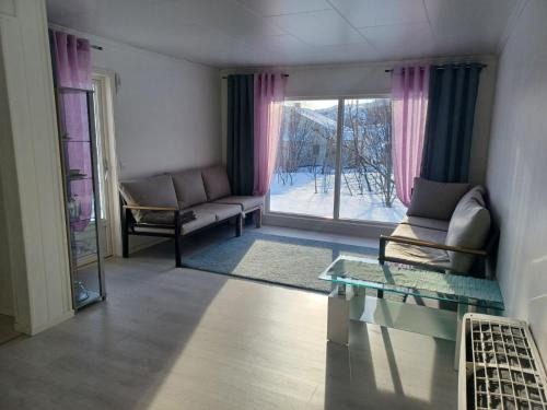 Skjervoy Casa | Great Guest House Natalie's
