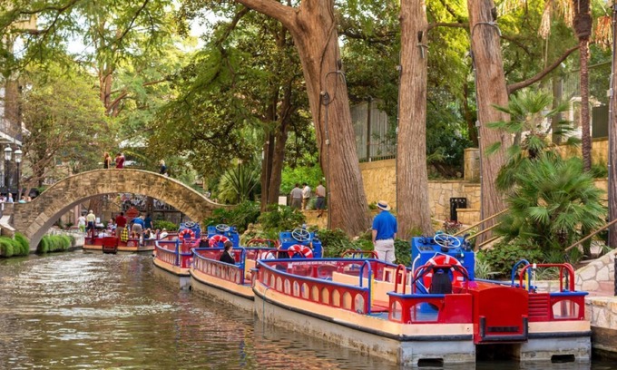 San Antonio Casa | Great Home Near Riverwalk and Seaworld!