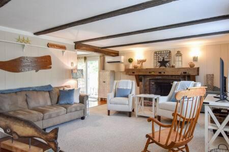 North Eastham Casa | Great Home with Game Space Close to Baech