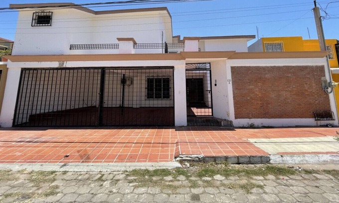 Lomas de Mazatlán Casa | Gran casa en lomas, 5 min de playa y malecón