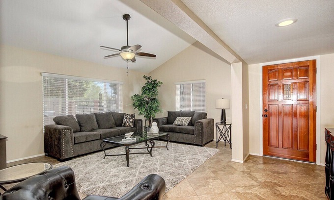 Rancho del Lago Casa | Great house, great location ,quick access to golf, hiking, and more.