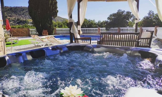 Alcaucín Cabaña | GREAT HOUSE WITH JACUZZI EXTERIOR AND POOL NEAR NATURAL PARK, BEACH 20 MINUTES