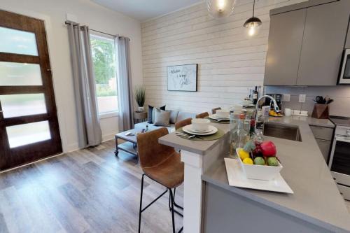 Hadley - Washington Casa | Great Location 1 Bedroom Sleeps 4