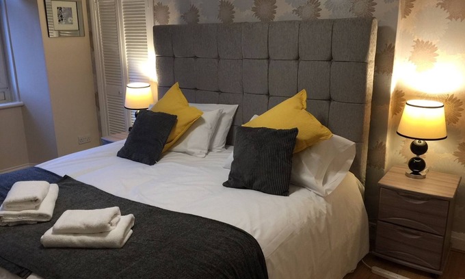 Whiteinch Apartamento | Great location 1 Bedroom Scotstoun Flat
