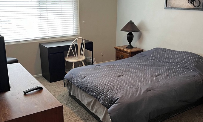 Orange Casa | Great location 2 walking distance Villa Park