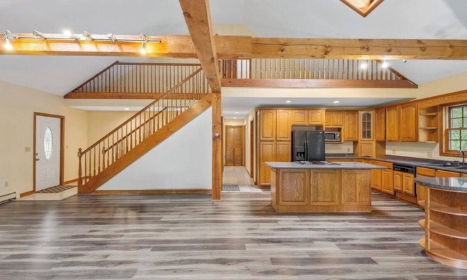 South Berwick Casa | Great location! 3 Bedroom home for rent!