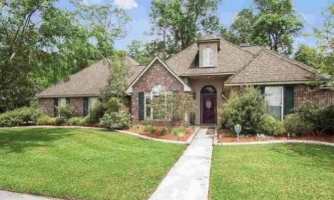 Denham Springs Casa | Great Location 5 mins from 1-12