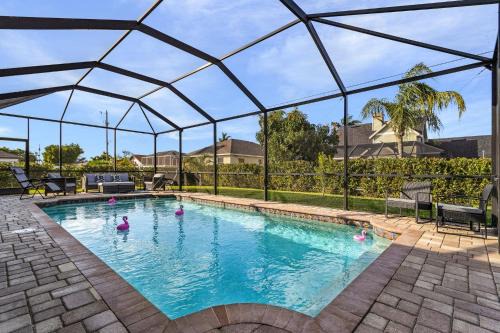 Trafalgar Casa | Great Location, Close to Golf, Heated Pool - Villa Greenside Getaway - Roelens