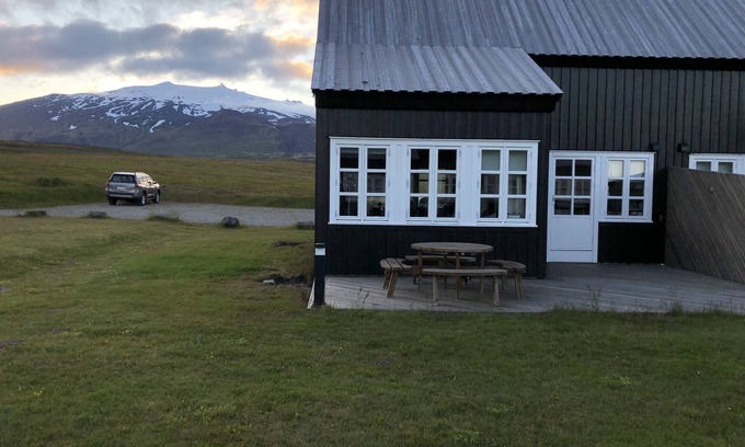 Hellnar Cabaña | GREAT LOCATION - LUXURY COTTAGE – UNIQUE SURROUNDINGS - GLACIER – NATIONAL PARK