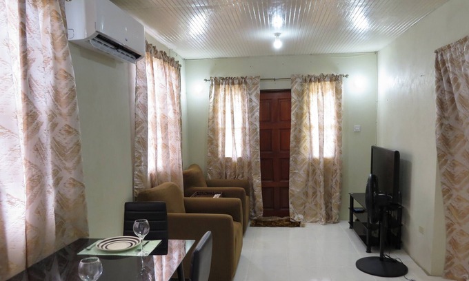 Durants Casa | Great Location near Beaches, Restaurants, Stores & Bus Routes in Bridgetown